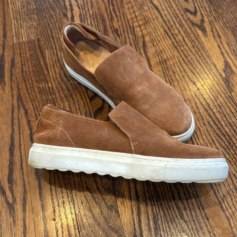 J. Slides caramel suede slip on loafers padded heel “tongue”. White sidewalls.